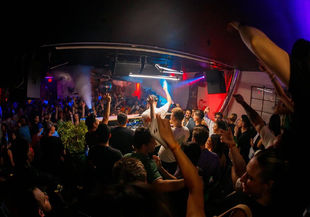 People dancing at a club in Scottsdale.